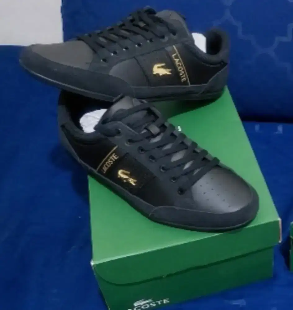 Di jual sepatu Lacoste size 42