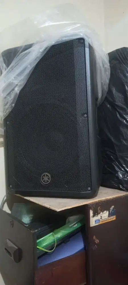 speaker Yamaha DBR15