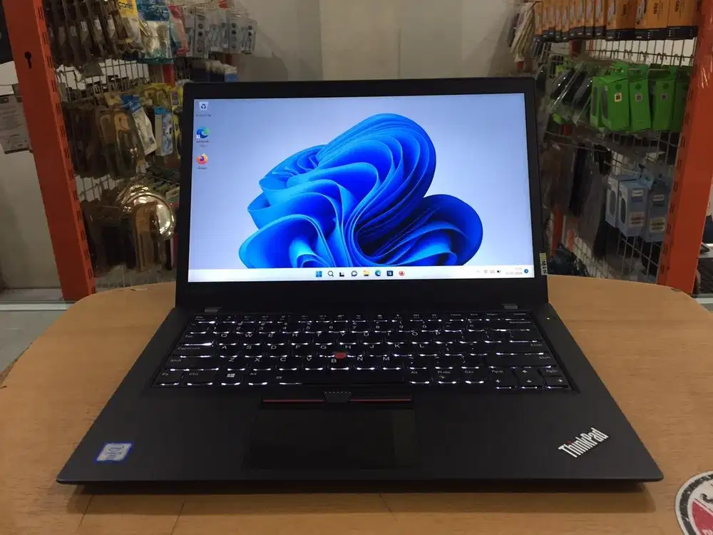 Lenovo ThinkPad T470S Core i5Gen6 Ram 8GB SSD 256GB Slim Mulus Murah