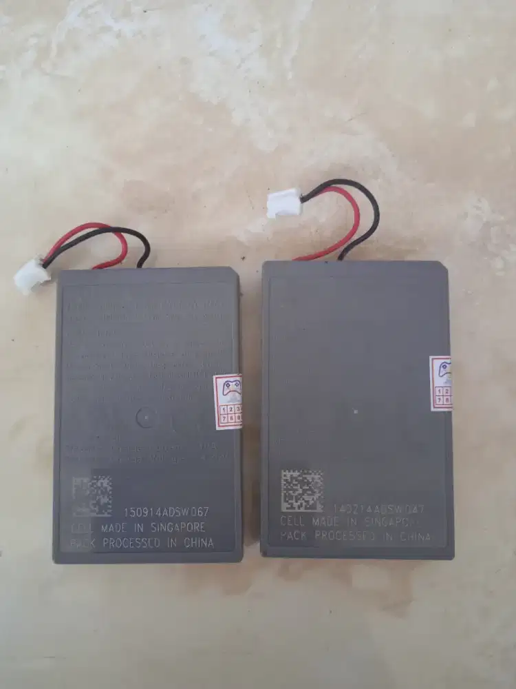 Batre ori mesin stik PS4 normal satuan poris cipondoh