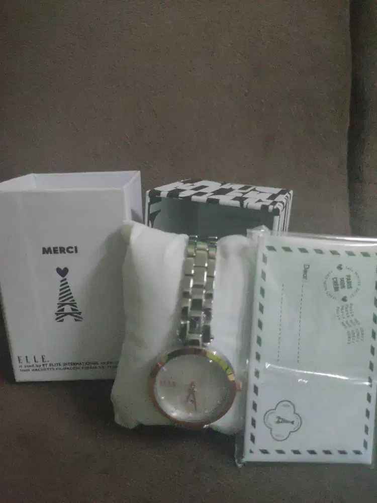 Jam tangan wanita