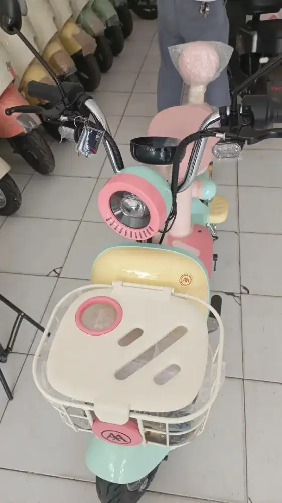 Sepeda listrik Aima meta pro