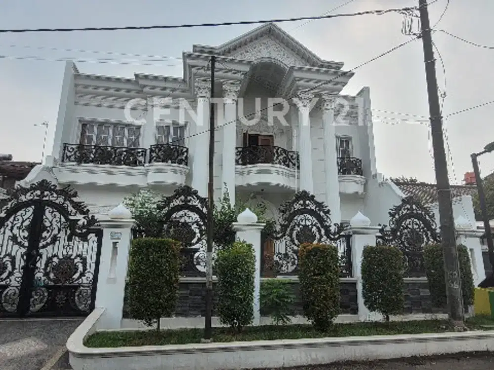 Rumah Klasik Modern Full Furnished Di Billymoon Pdk Kelapa JakTim