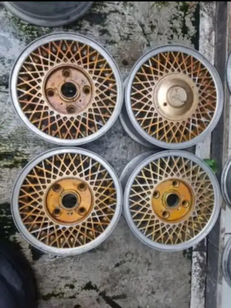 Velg Kijang enkei R13 original
pcd 4x114