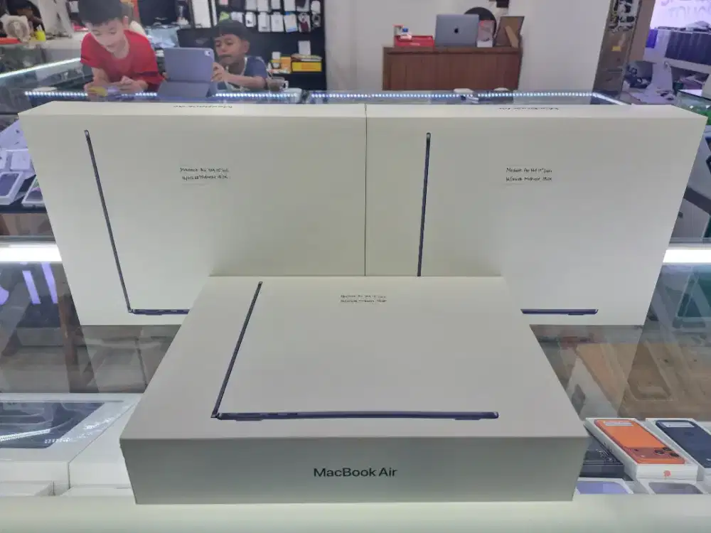 Apple Macbook Air M4 13 Inch 16/256GB SSD Midnight New Resmi IBOX