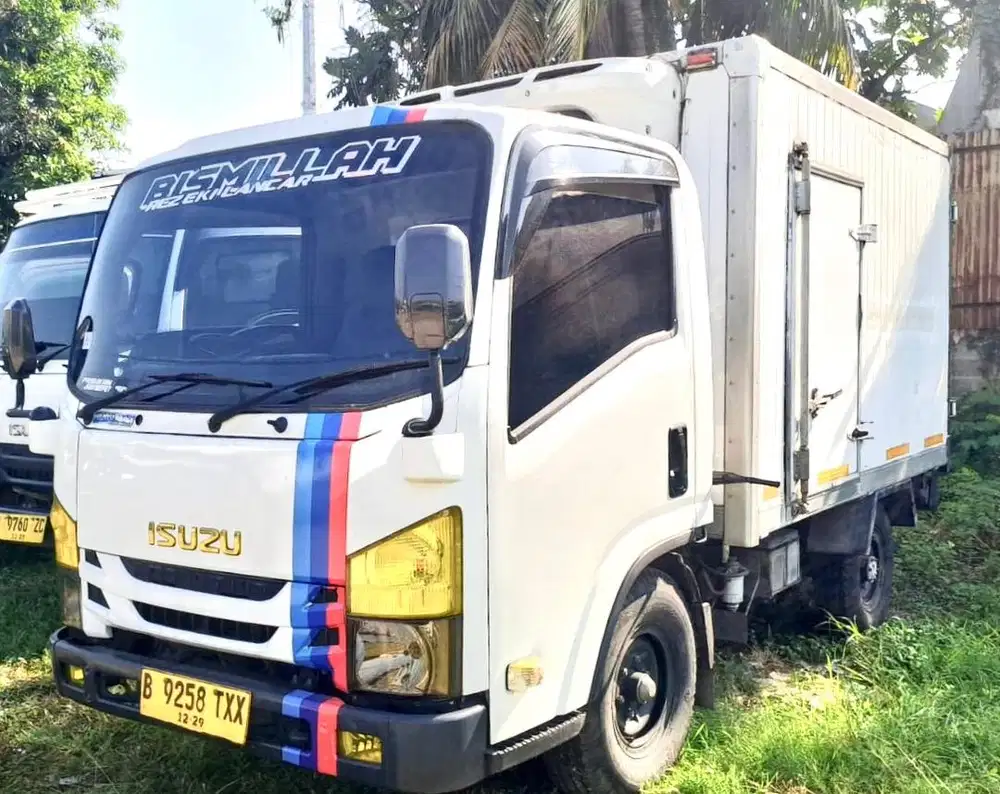 MULUS+banBARU MURAH CDE Isuzu elf Engkel NLR Box freezer 2024 frozen