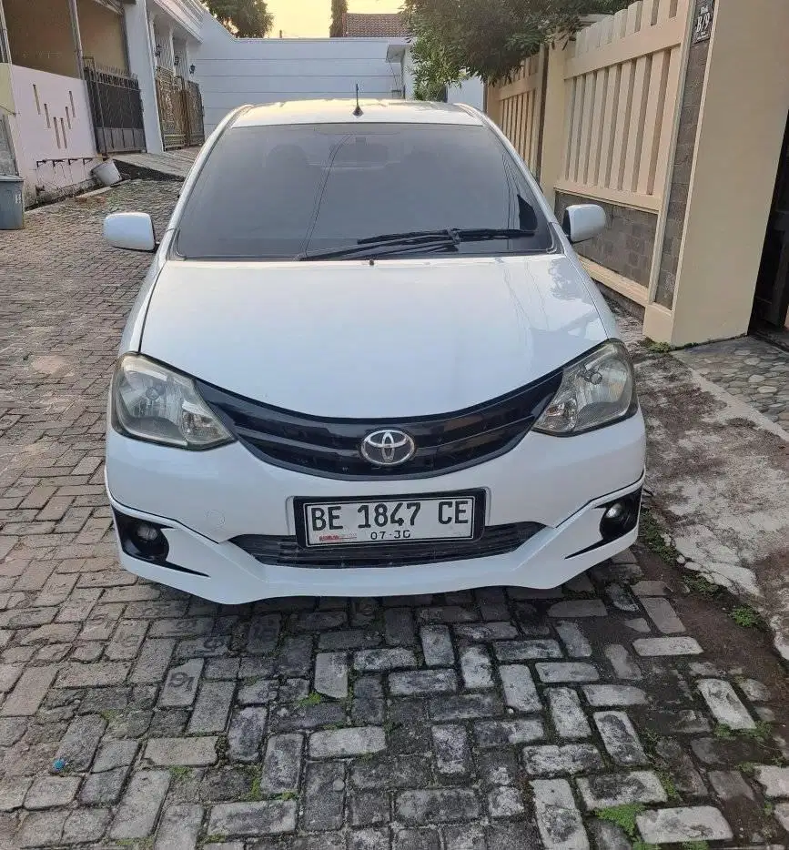 sale Toyota Etios Sedan