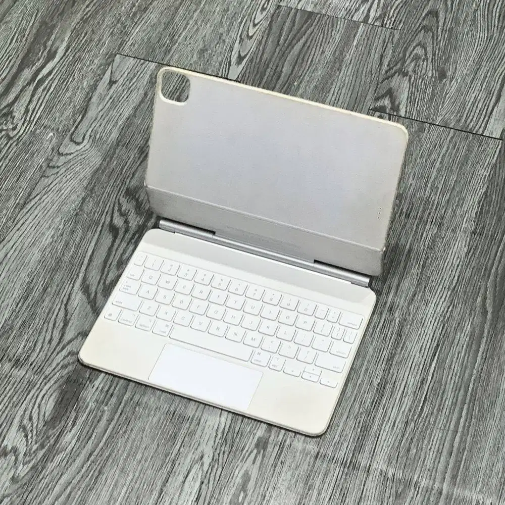 MURAH APPLE MAGIC KEYBOARD FOR IPAD 11 inch