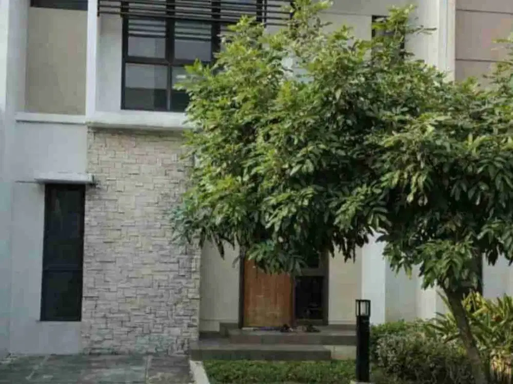 Dijual rumah 2 lantai 4 kamar  dekat dengan stasiun Bekasi di Summarecon Bekasi