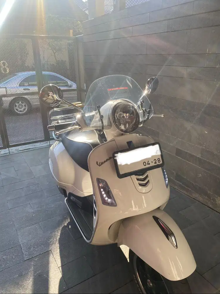 Vespa GTS 150 IGET 4VIE ABS 2019 WHITE Bandung