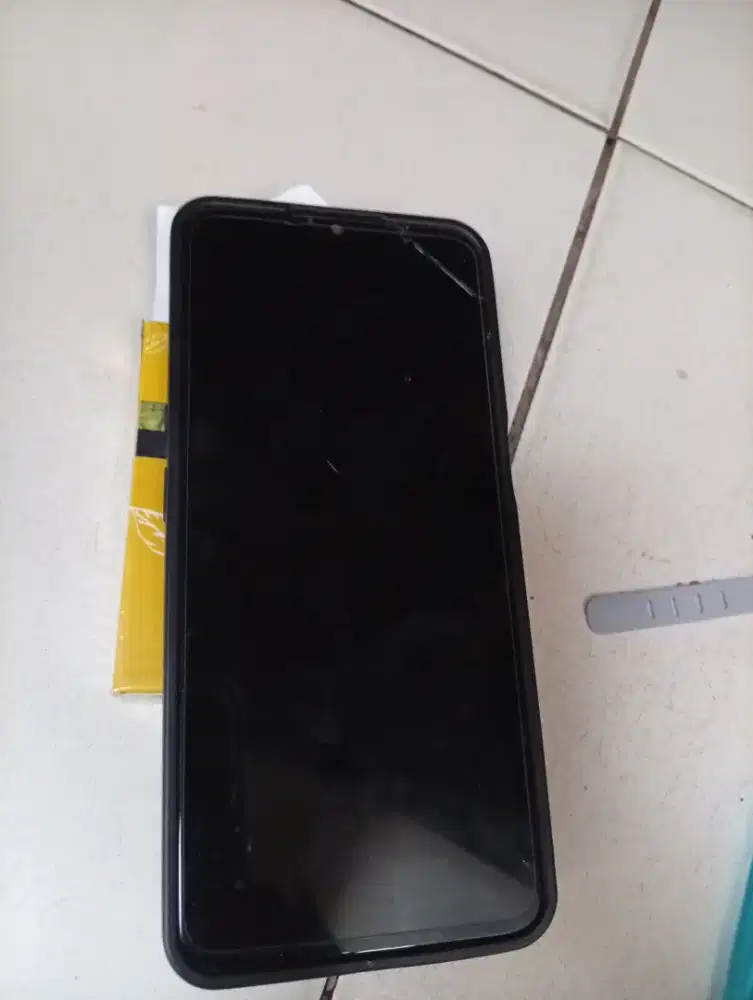 HP oppo a54s batangan retak kamera depan kotor burem