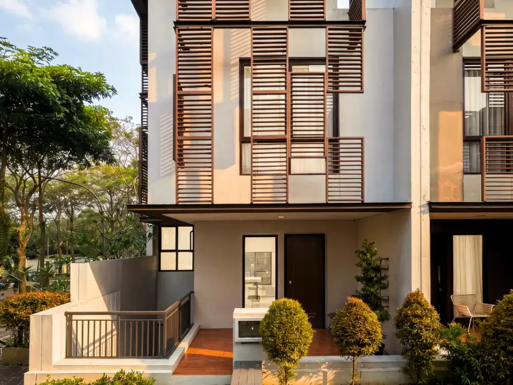 Whelford, BSD Rumah 3 Lantai Posisi Hook Full Furnished