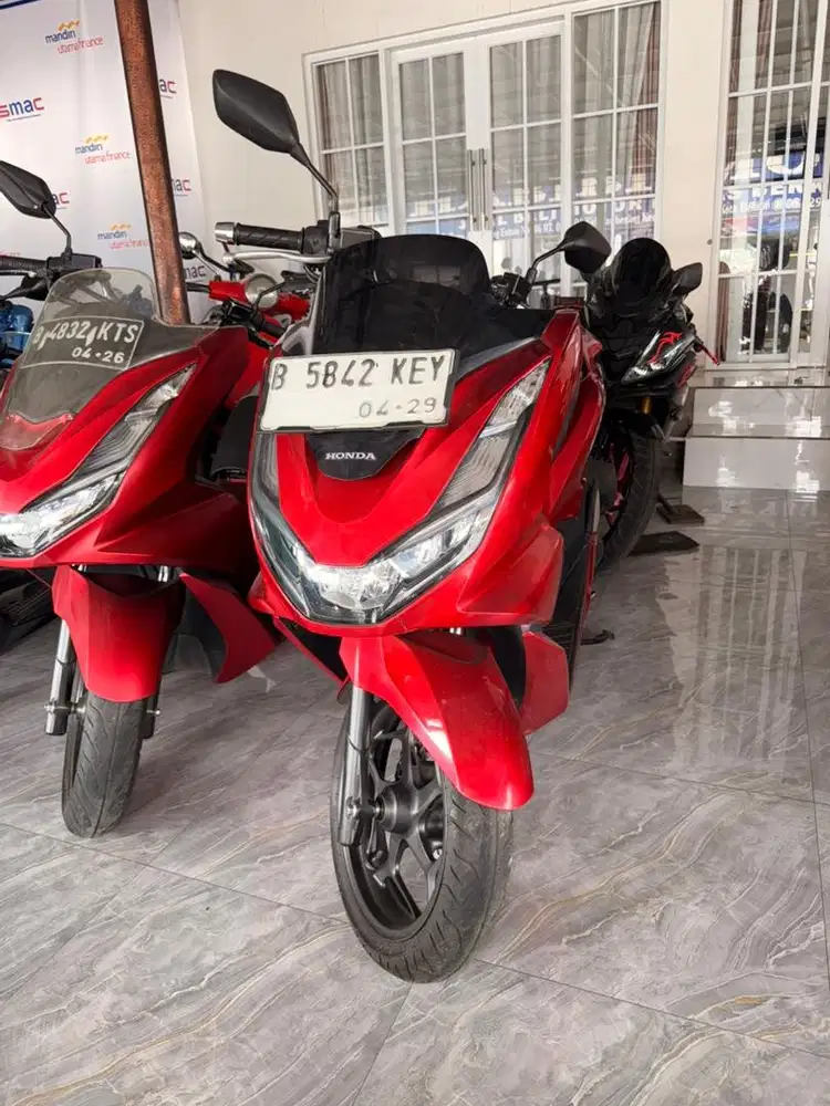 PCX 160 2024 MERAH GLOSSY CASH KREDIT SPAYLATTER