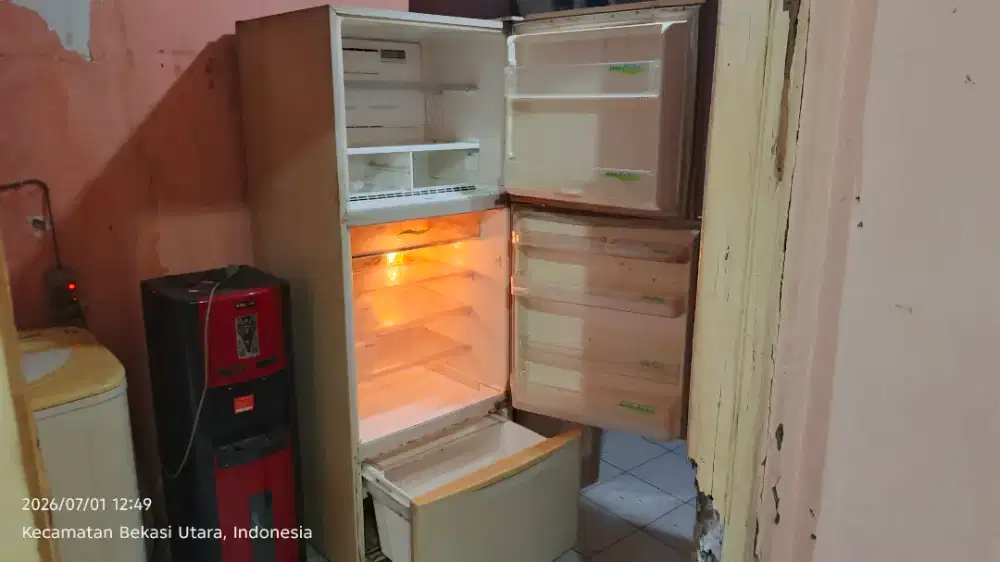 Toshiba Kulkas 3 pintu