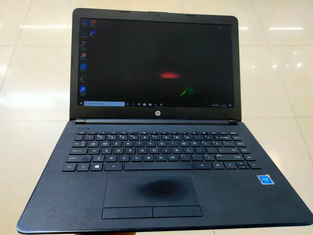 Dijual laptop HP 14-bs ram 4GB HDD 500GB Win 10 siap pakai 24jam COD