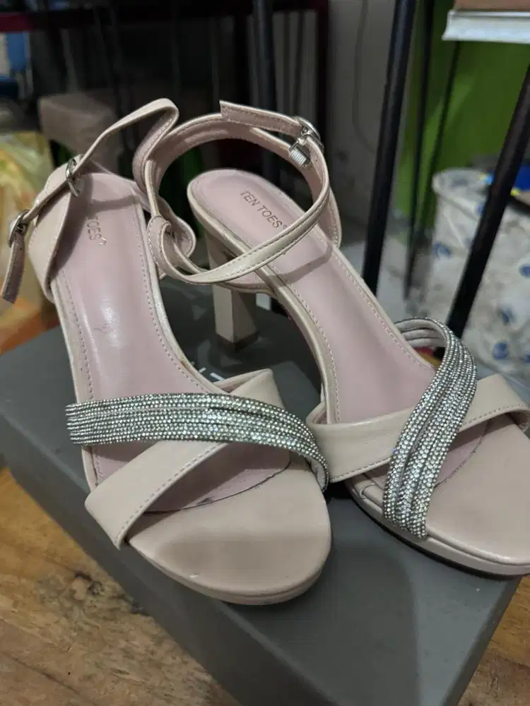 Sepatu second medan