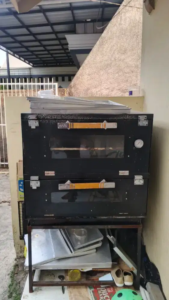 Oven gas ( api atas bawah )