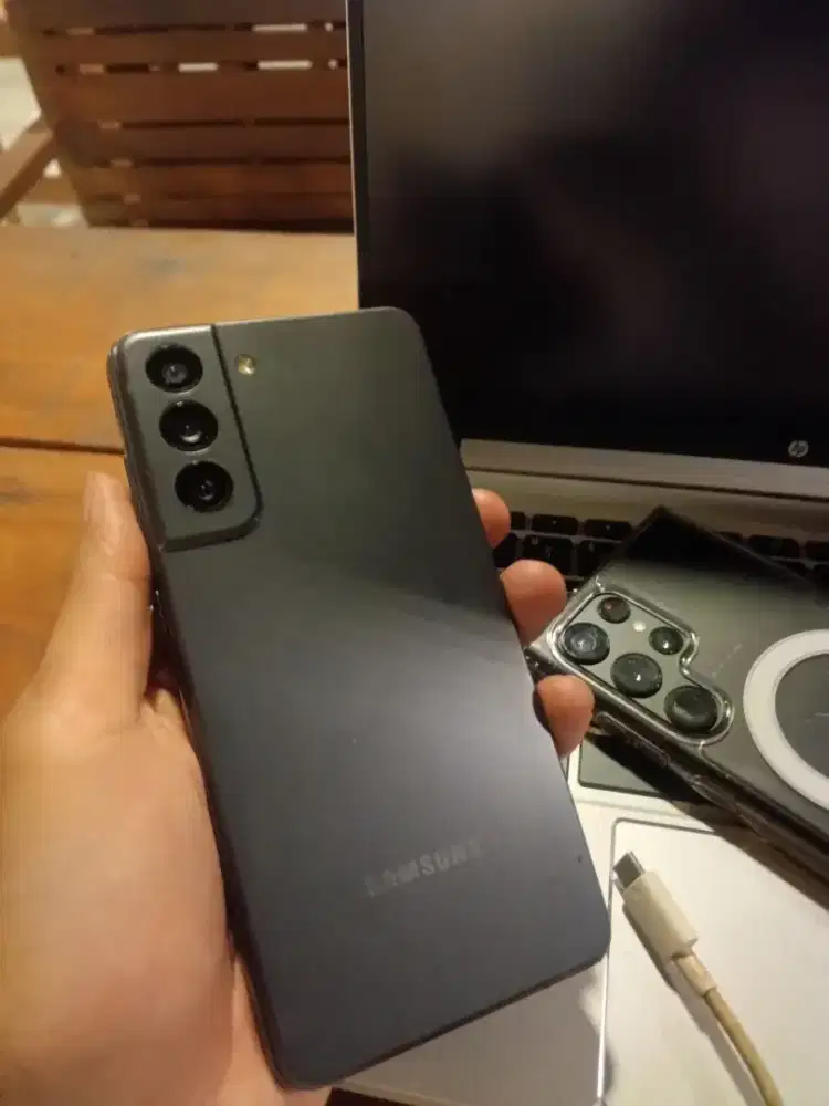 Samsung s21fe.       .