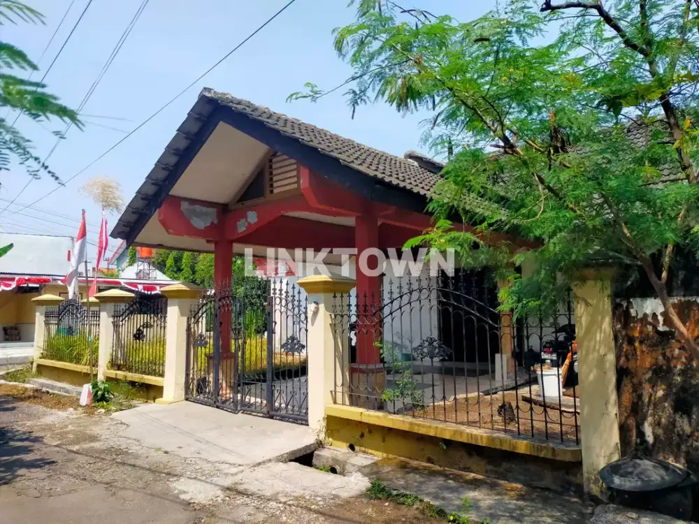 Dijual Rumah Posisi Hook Lingkungan Aman di Pondok Teratai Mojokerto