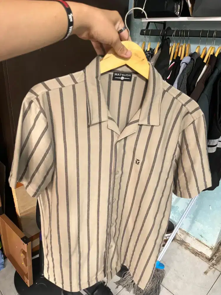 Kemeja matsuda lengan pendek