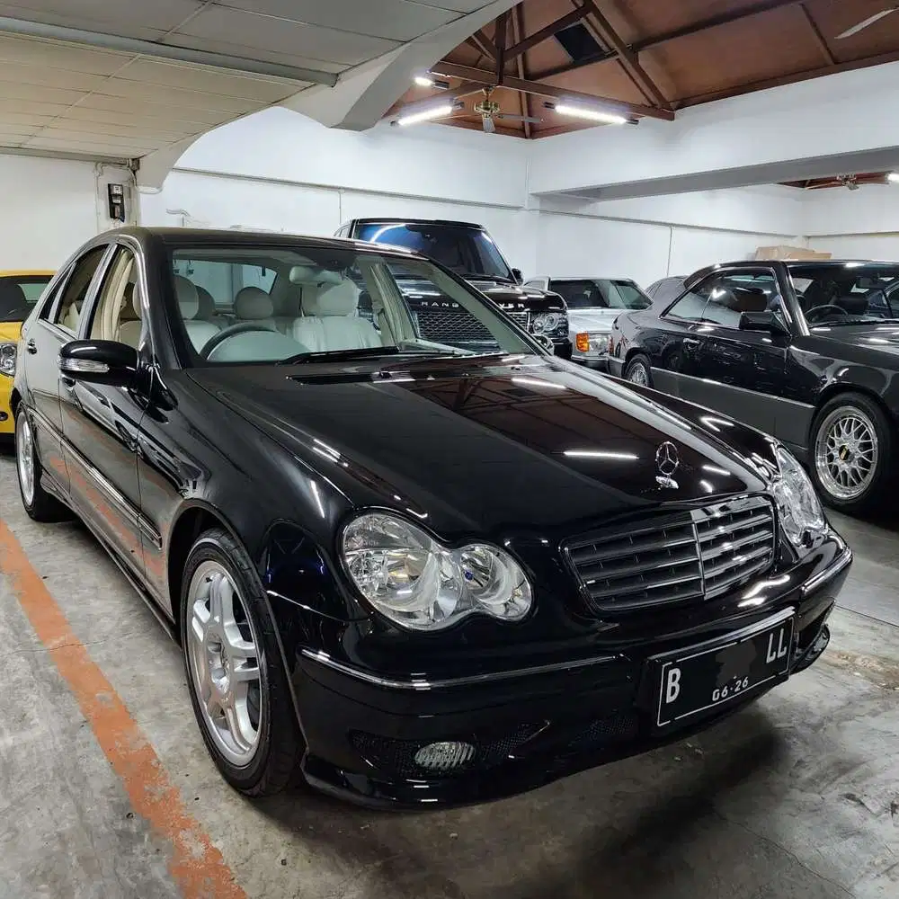 Mercedes-Benz C320 2006 Bensin