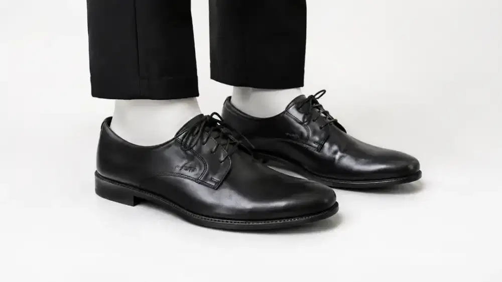 Sepatu formal Pria merek GEOX