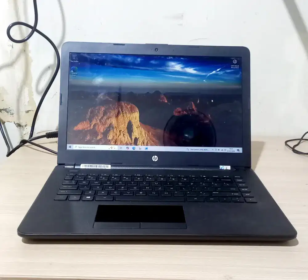 HP 14-bw AMD A9-9420 Radeon R5