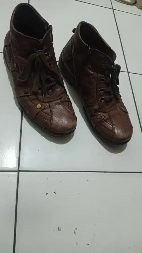 Sapatu boot pria