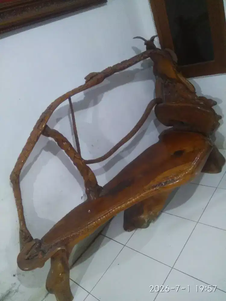 Kursi santai kayu