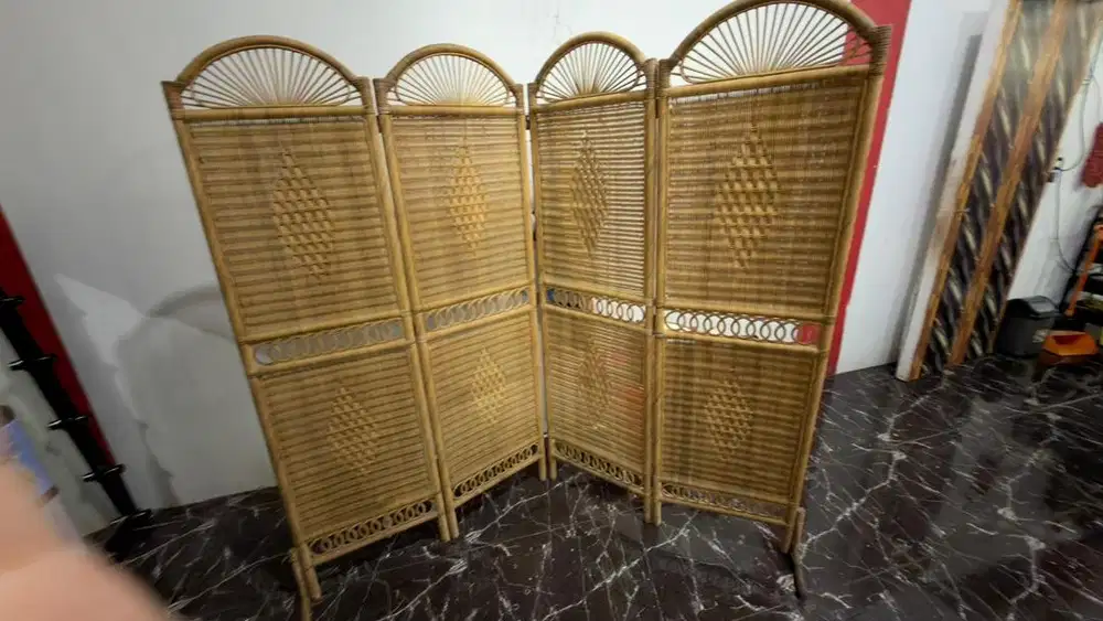 Dijual prmbatas ruangan