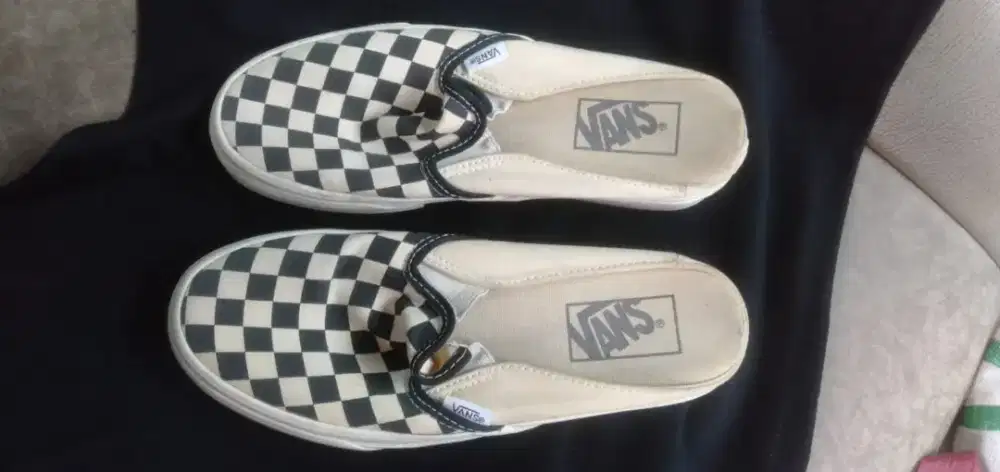 Di jual semua macam dan model sepatu anak,cew,cow dewasa dll 1 karung