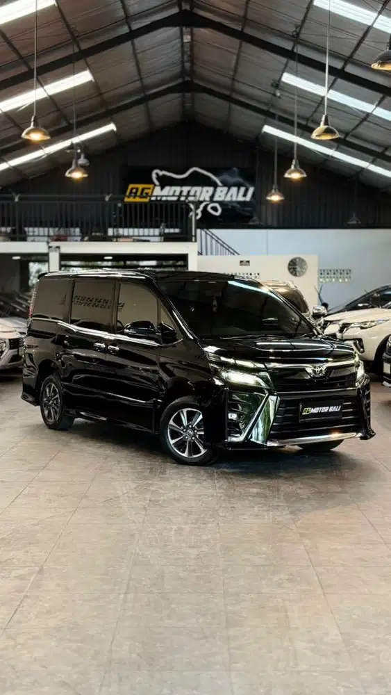 Toyota Voxy 2017 Dp 25jt