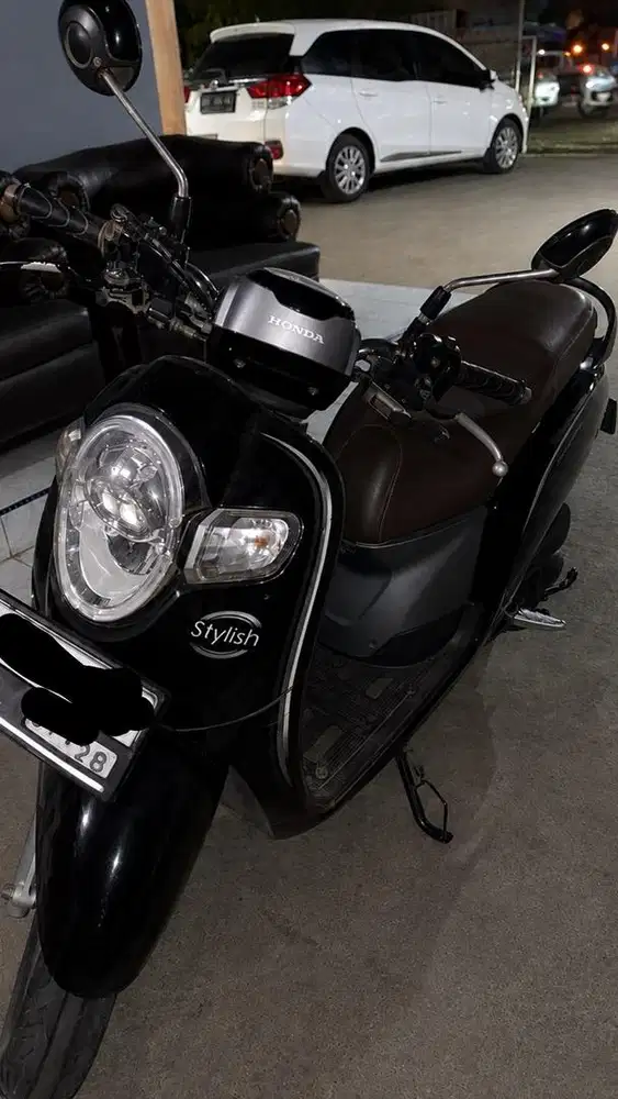 Dijual motor honda scoopy hitam 2018 kondisi sangat terawat