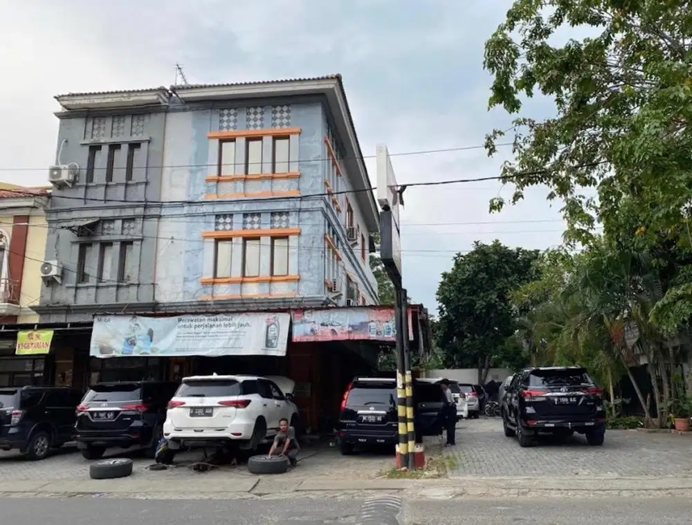 DICARI MONTIR MOBIL BERPENGALAMAN