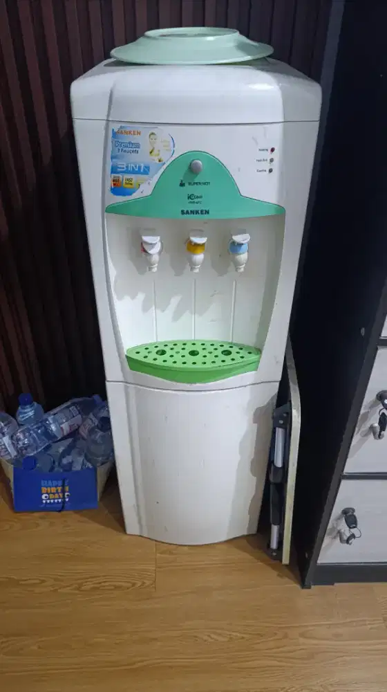 Dispenser Sanken Bekas