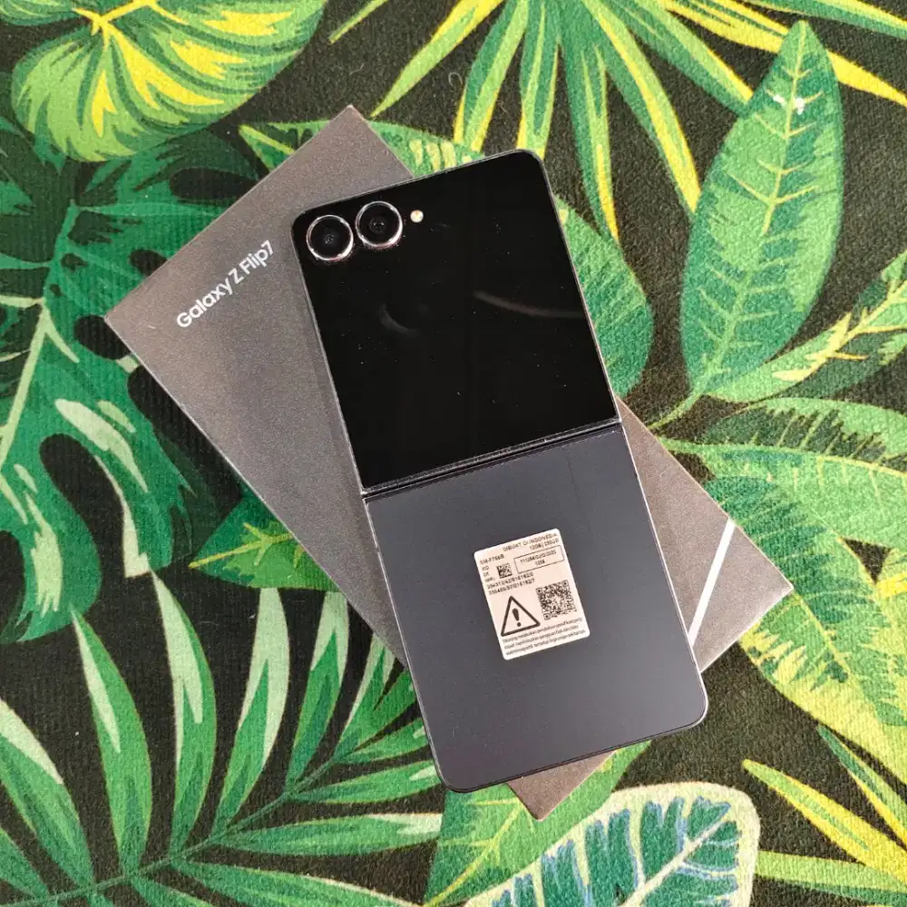 Samsung Galaxy Z flip 7 5G 12/256 second
