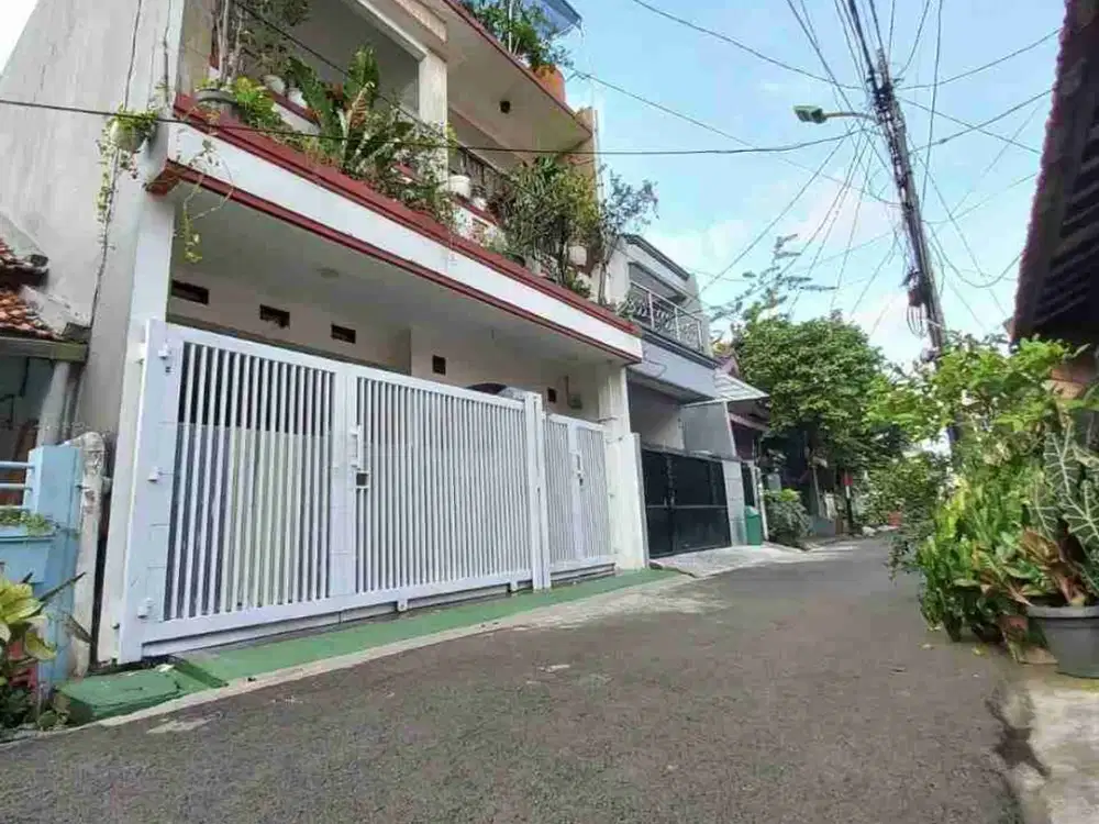 rumah 3 lantai ada rooftop di komplek abadi duren sawit jakarta timur
