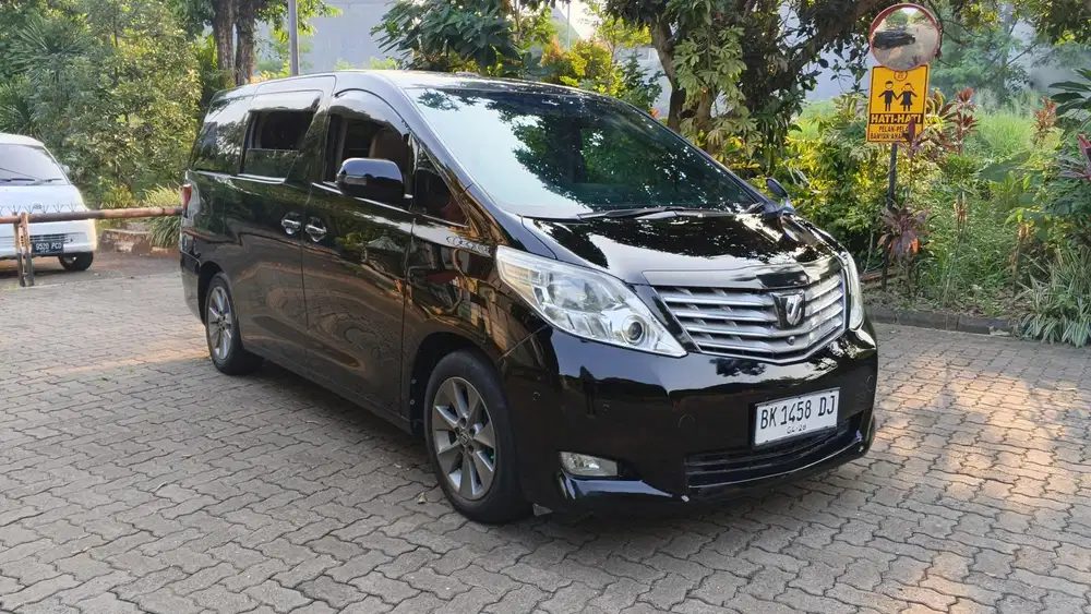 Toyota Alphard 2.4 AT 2010 KM Rendah