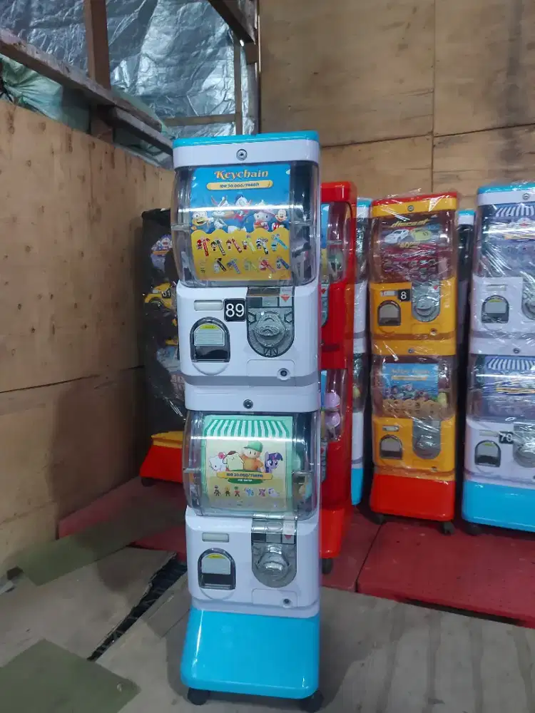 Gacha Capsule vending mechine 2 coin
