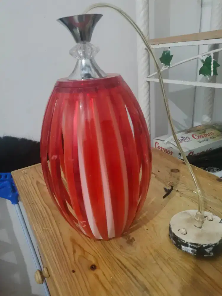 Lampu hias gantung minimalis, warna merah