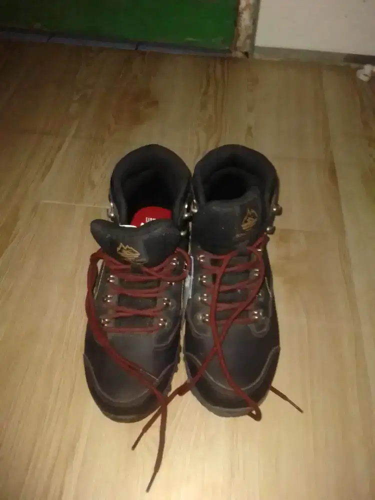 Sepatu Hiking Spotec