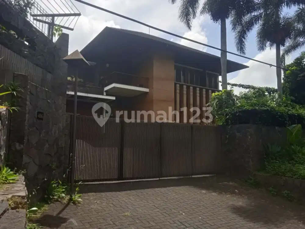 Dijual Rumah Bagus Lokasi Dago