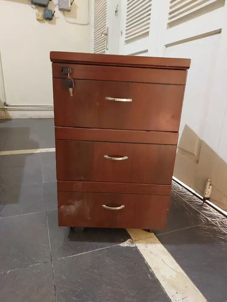 Di Jual Lemari Laci