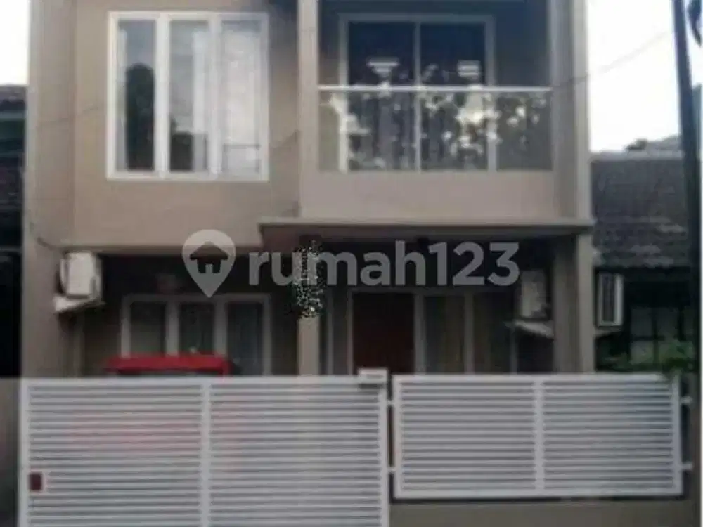 Rumah 2 Lantai Atap Sudah Baja Ringan Lantai Granit di Bintaro Sek 4, sus + faisl