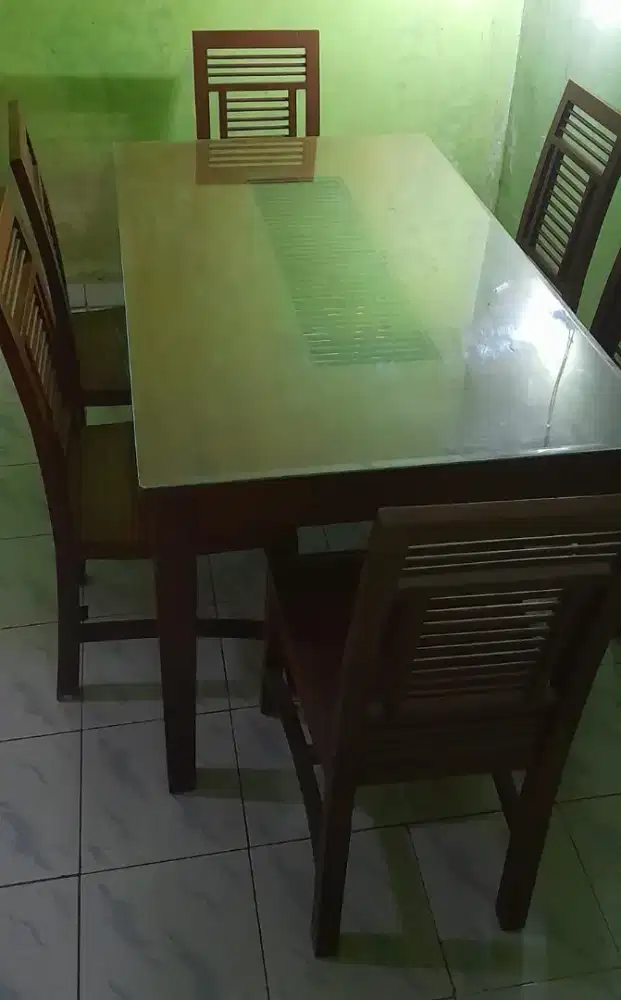 1 SET Meja Makan & 6 Kursi kayu