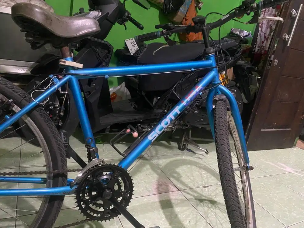 Sepeda gunung (scott usa)