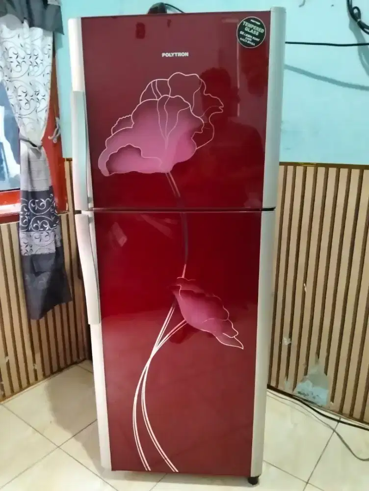Kulkas 2 pintu Polytron pintu kaca