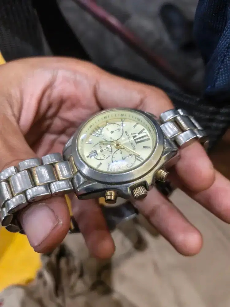 Jam tangan bekas vintage