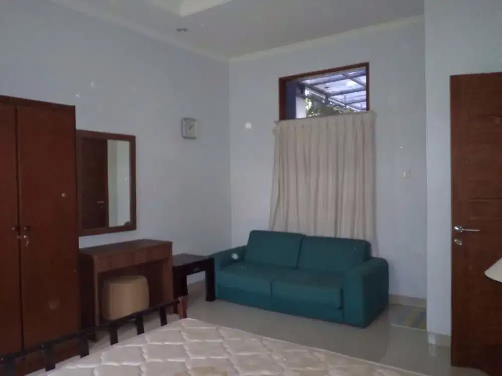 Rumah Disewakan Berperabot (semi furnished) Di Area Pejaten Barat, Dekat Mampang, Kalibata