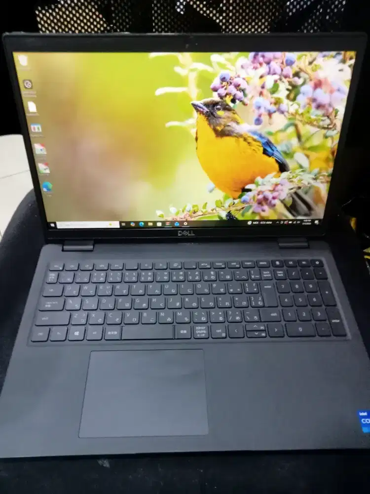 Laptop Dell latitude 3520 . Intel iris core i5 gen 11.ram 8,ssd 256.
